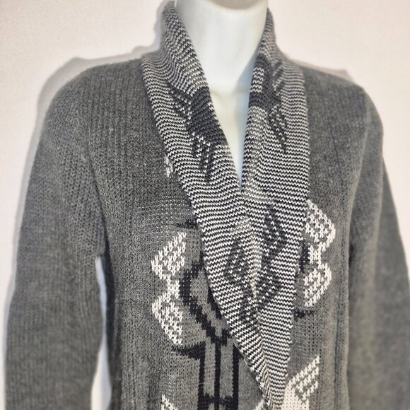 RUE21 Southwestern design Cardigan long sweater 100% Acrylic in size Small - Picture 4 of 16
